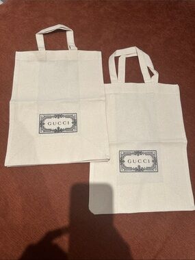 Gucci Natural Canvas Tote Bags with Logo Patch